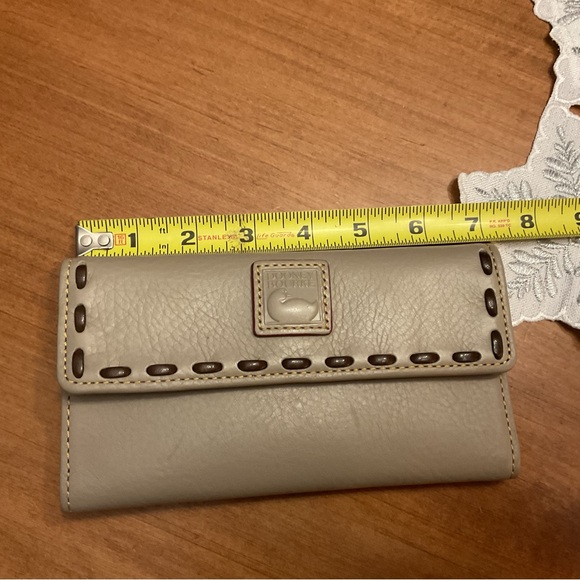 Dooney & Bourke Florentine Light Taupe Wallet - Picture 9 of 9